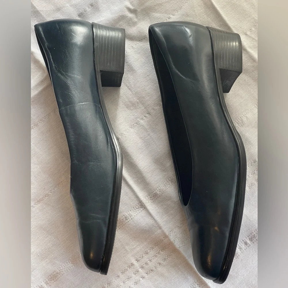 Munro Navy Blue Block Heeled Pumps 11 - Picture 9 of 13